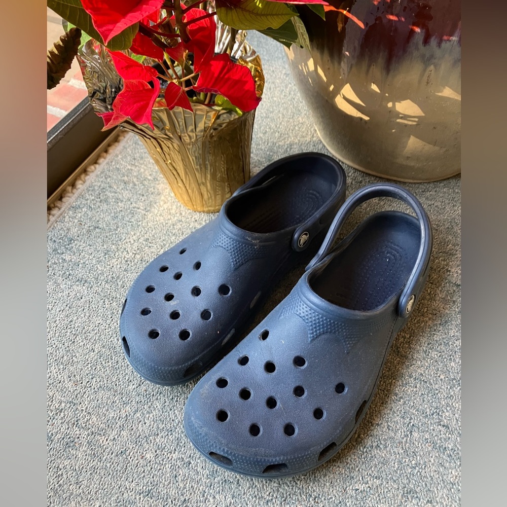 Classic Crocs. L. Mens 8-9, Womens 10-11. Navy Blue. Good used condition.